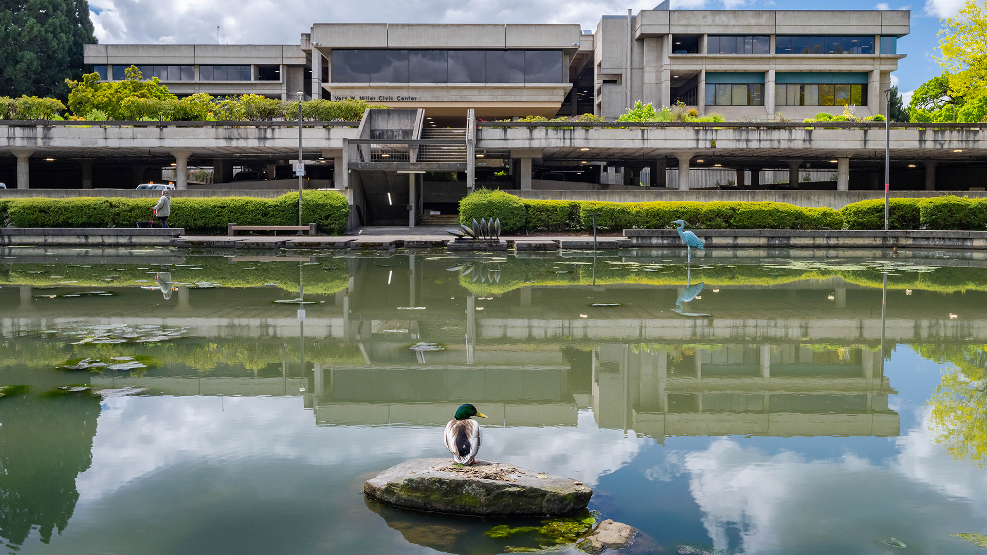 Mirror Pond Civic Center sculpture