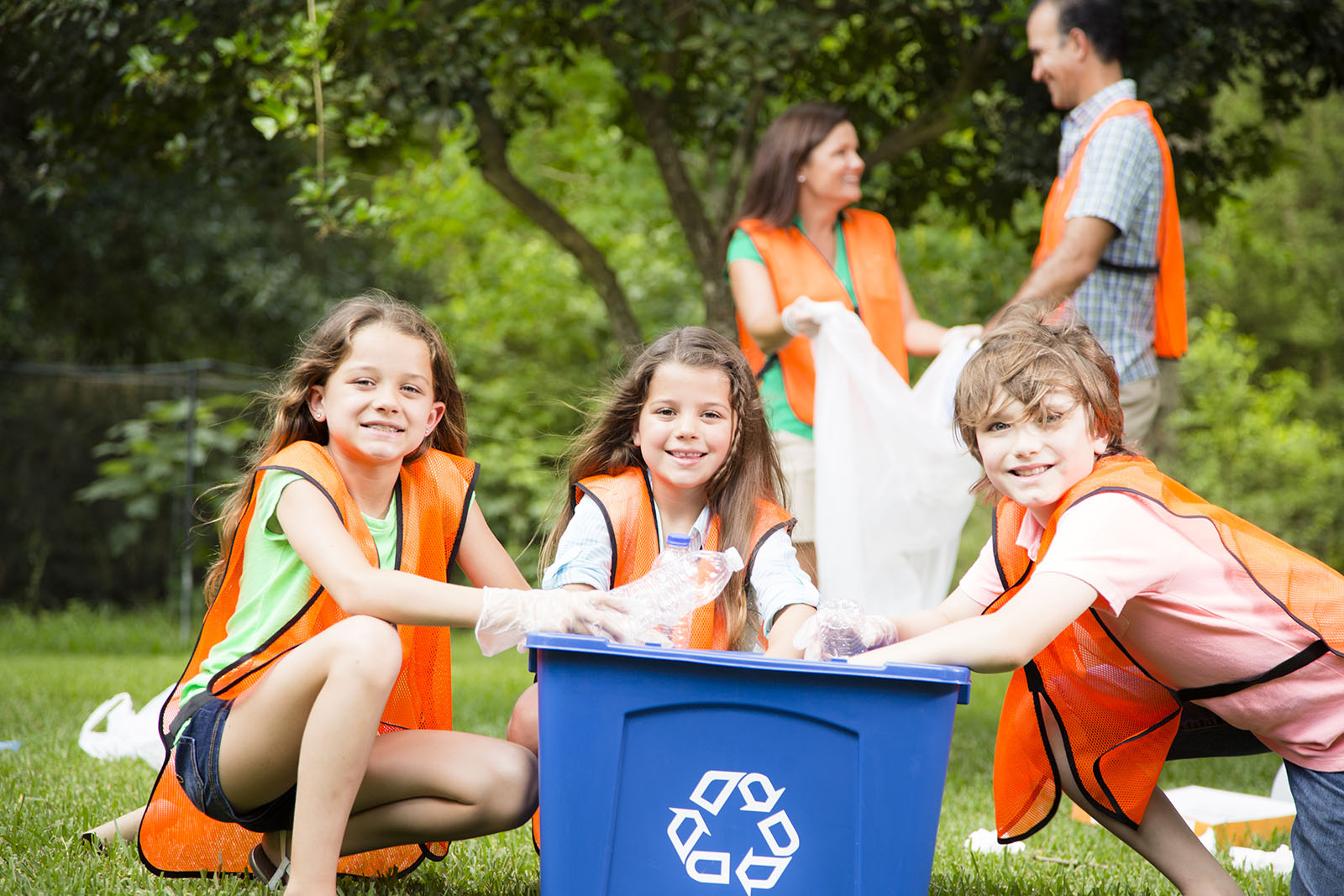 community-volunteers-clean-up-their-local-park